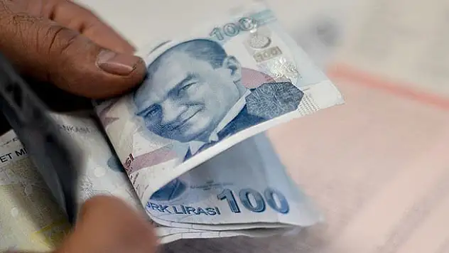 Maaşının geçmiş değerini merak eden TÜİK'e başvuruyor