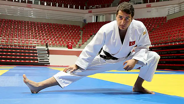 Madalya almadan tatamiden inmiyor
