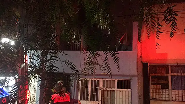 Madde bağımlısı şahıs evini ateşe verdi