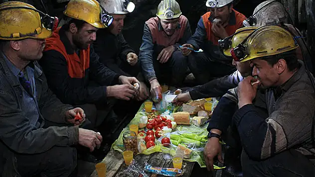 Madencilerin İlk Sahuru Duygulandırdı