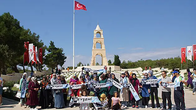 Mahalle sakini kadınlar, Çanakkale'de ecdatla buluştu