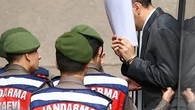 Mahkeme Başkanı'nın o sorusundan sonra donup kaldı!