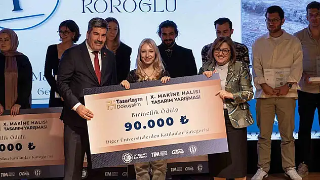 Makine Halısı Tasarım Yarışması'nda dereceye girenler ödüllendirildi