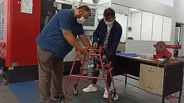 Makine mühendisliği öğrencisinden düşük maliyetli yürüteç