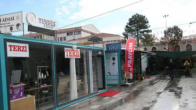 Malatya'da 3 bin 700 esnaf ticarete dönebilmek için konteyner bekliyor
