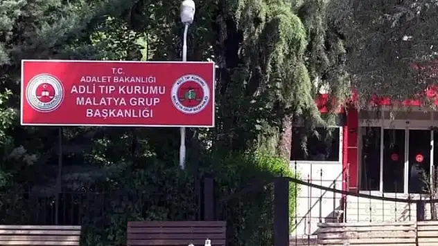 Malatya'da, ağır hasarlı binada ceset bulundu
