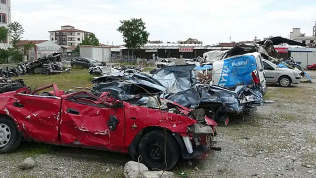 Malatya'da depremde 200 milyon TL değerindeki 245 araç hurdaya döndü

