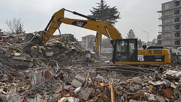 Malatya'da depremde yıkılan binalardan 238'inin enkazı kaldırıldı
