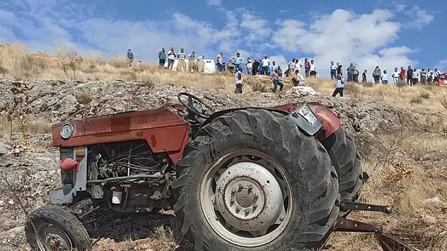 Malatya'da devrilen traktörün sürücüsü öldü
