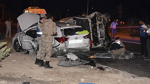 Malatya'da feci kaza: 2 ölü, 16 yaralı