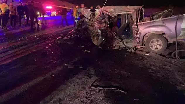 Malatya'da kamyonet ile otomobil çarpıştı: 3 ölü, 4 yaralı
