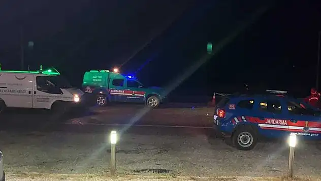 Malatya'da yolun karşısına geçerken iki otomobilin çarptığı kadın öldü

