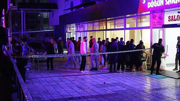 Malatya'da bir grup ile kağıt toplayıcıları arasında bıçaklı 'yol verme' kavgası: 5 yaralı