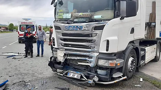 Malatya'da tır ile kamyonet çarpıştı: 1 yaralı