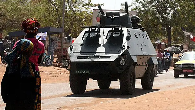 Mali'de darbe! Cumhurbaşkanı alıkonuldu