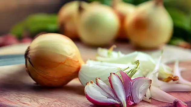 Maliye fiyatı ikiye katlanan soğanın peşinde