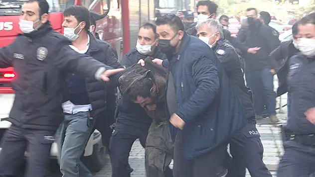 Maltepe'de bir şahıs esir aldığı öğretim üyesi kadını evinde yakarak öldürdü