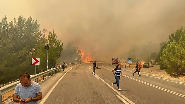 Manavgat-Konya yolu üzerinde orman yangını! Konya yönüne ulaşıma izin verilmiyor