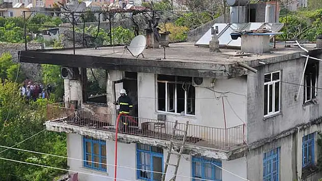 Manavgat'ta ev yangını: 1 ölü