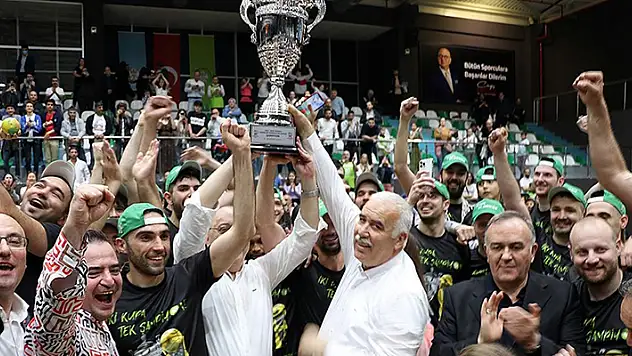 Manisa Büyükşehir Belediyespor, ING Basketbol Süper Ligi'ne yükselmeyi garantiledi
