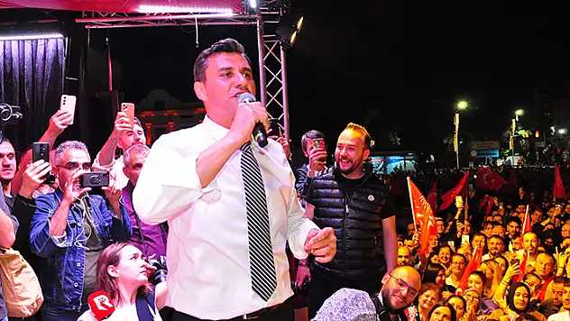 Manisa'da CHP'li Zeyrek başkan oldu: CHP 14, AK Parti 2, YRP 1 ilçede seçimi kazandı
