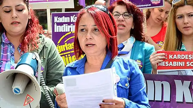 Manisa'da, kadın cinayetleri protesto edildi