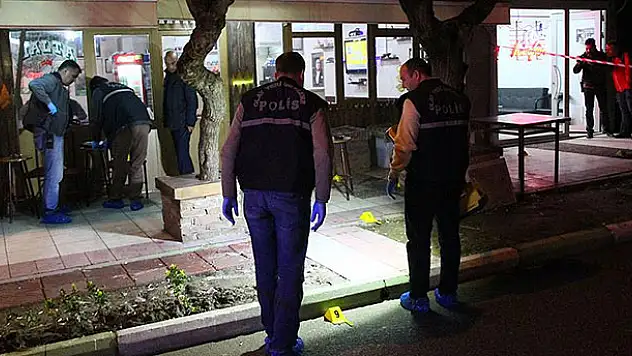 Manisa'da kahvehaneye silahlı saldırı