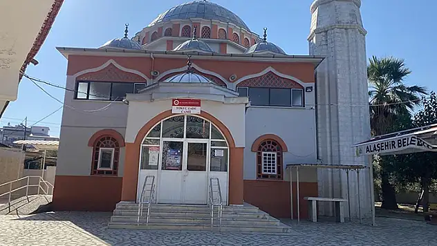 Manisa'da namaz sırasında imama saldıran kişi akıl hastanesine sevk edildi
