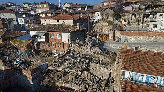 Manisa'daki deprem sonrası hasar tespit çalışması başlatıldı