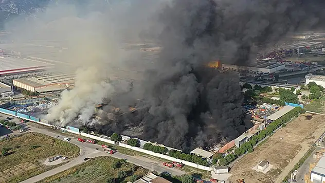 Manisa'daki yangın 18'inci saatte kontrol altına alındı
