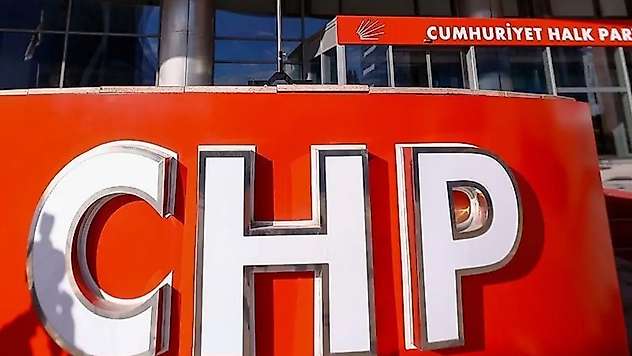 Manisa Saruhanlı'da seçime giremeyen CHP, adayını Saadet Partisi çatısı altında gösterdi
