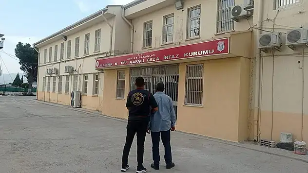 Manisa'da çiftçileri 10 milyon lira zarara uğratan tefecilere operasyon: 1 tutuklama