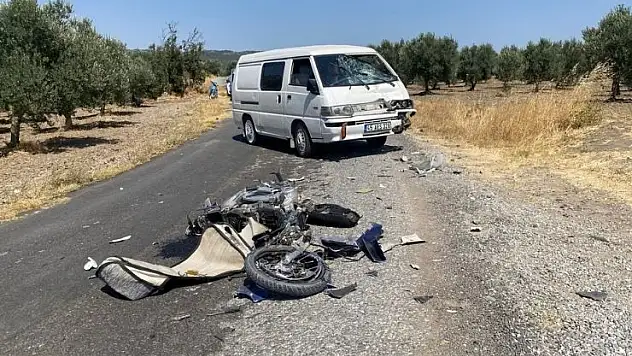 Manisa'da motosiklet araçla kafa kafaya çarpıştı: 1 ölü