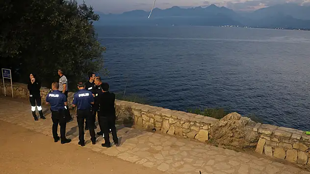 Manzarayı seyrederken falezlerden düşerek hayatını kaybetti