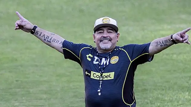 Maradona hayatını kaybetti!