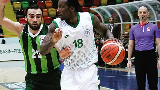 Marcus Hall Manisa'ya gitti