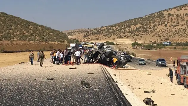 Mardin'de askeri aracın geçişinde patlama: 3 şehit, 3 yaralı