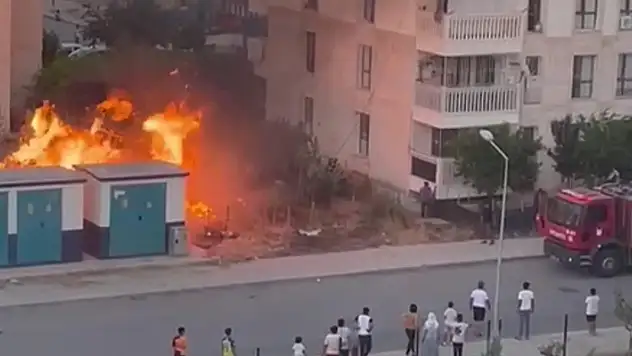 Mardin'de site bahçesinde ot yangını