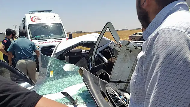 Mardin'de tır ile otomobil çarpıştı: 1 ölü, 2 ağır yaralı