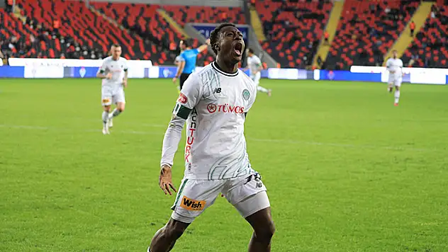 Marlos Moreno neden oynamıyor?