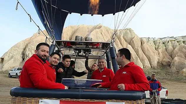 Masa tenisinde ilki gerçekleştirdiler 