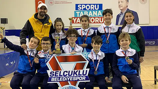 Masa tenisinde Selçuklu damgası
