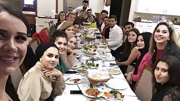 Masada kimler yok ki! Dilan Polat ve diken üstündeki fenomenler 2019 yılında aynı masada