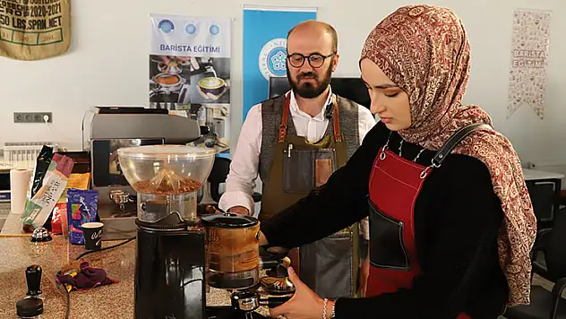 MasterChef yarışmacısı Beyza, NEÜ'de eğitim alıyor