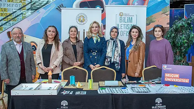 Matematik Festivalinde Selçuk standına yoğun ilgi