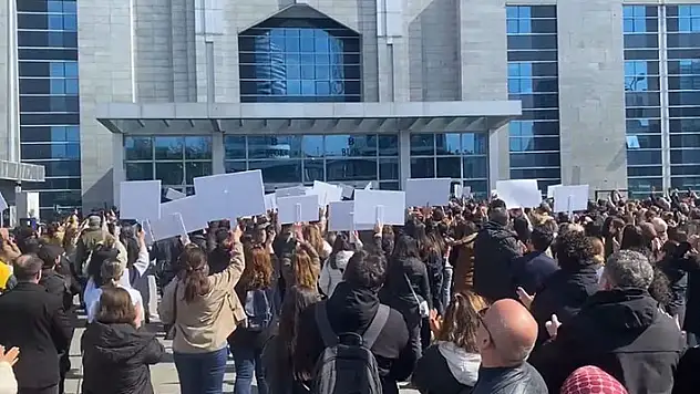 Mattia Ahmet için yüzlerce kişi Kartal Adliyesi'ne akın etti