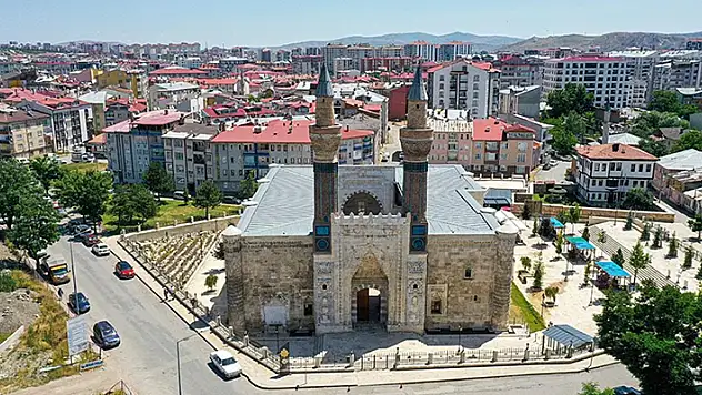 'Mavi Medrese' FPV dron ile görüntülendi
