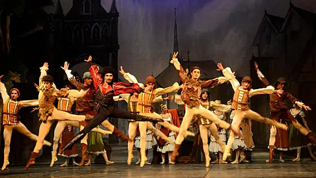 MDOB, Notre Dame'ın Kamburu'nu son kez sahleyecek