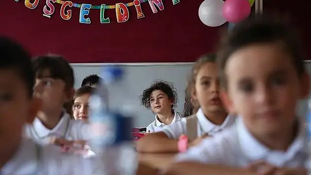 MEB'den ders saatleri ile ilgili flaş karar!