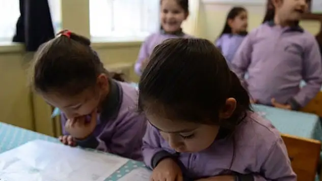 MEB'den uyum eğitimine katılan miniklere özel rehberlik